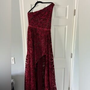 One shoulder gown